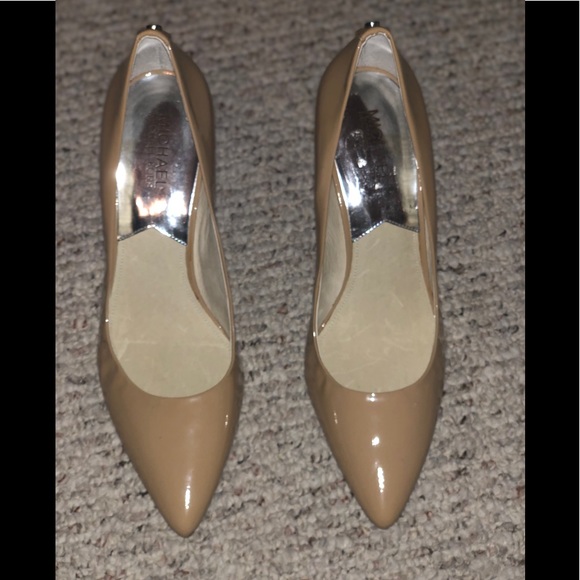 NWOT MICHAEL KORS Leather Nude Heels / Pumps - Picture 3 of 9
